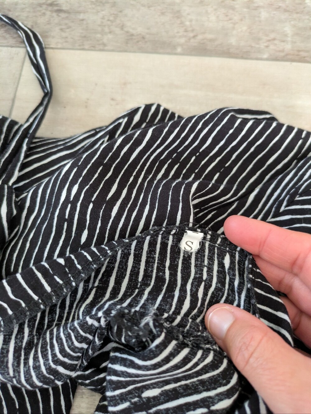 Women's Romper Jumpsuit Size Small Black & White Striped Sleeveless - Picture 2 of 6